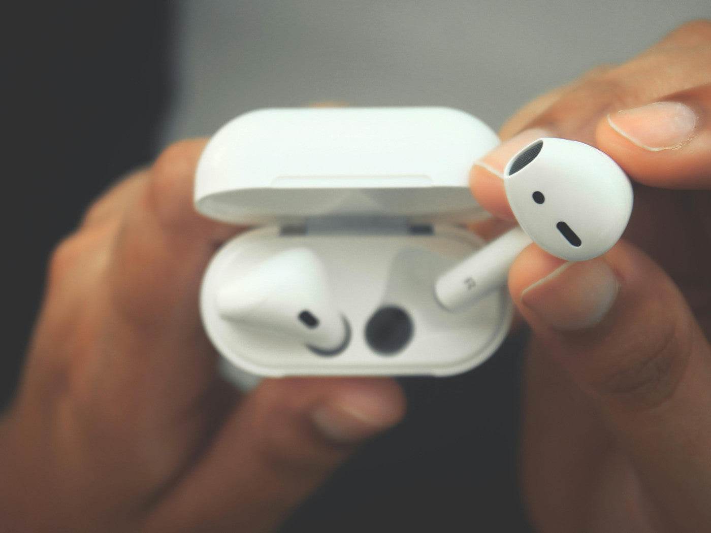 How To Connect AirPods To Meta Quest 3 – A Complete Guide - MaeckerVR