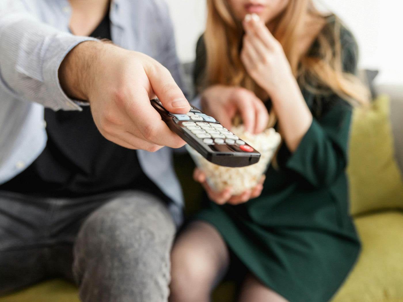 How To Cast Meta Quest To TV Without Chromecast - MaeckerVR